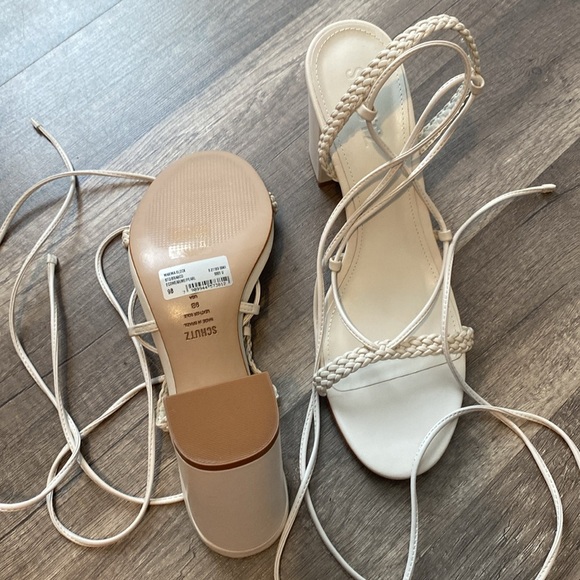 Maxima Block Heel in Pearl
SCHUTZ
Color: Pearl - Picture 6 of 9